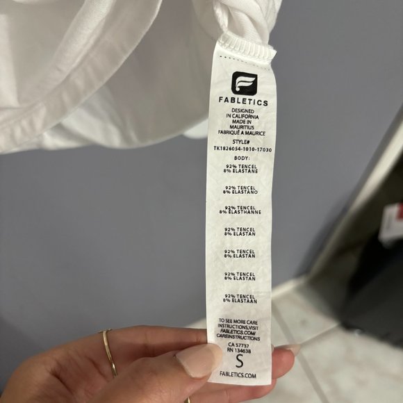 Fabletics- deep armhole top - Picture 9 of 10